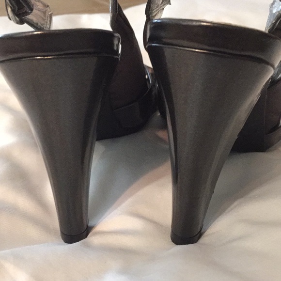 Shoes - Picture 4 of 5